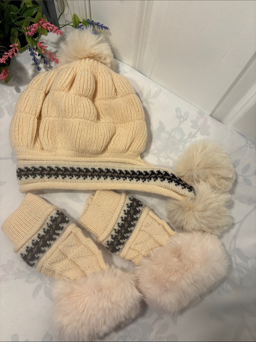 Cream Knit Winter Hat & Fingerless Wrist Warmer Set Faux Fur